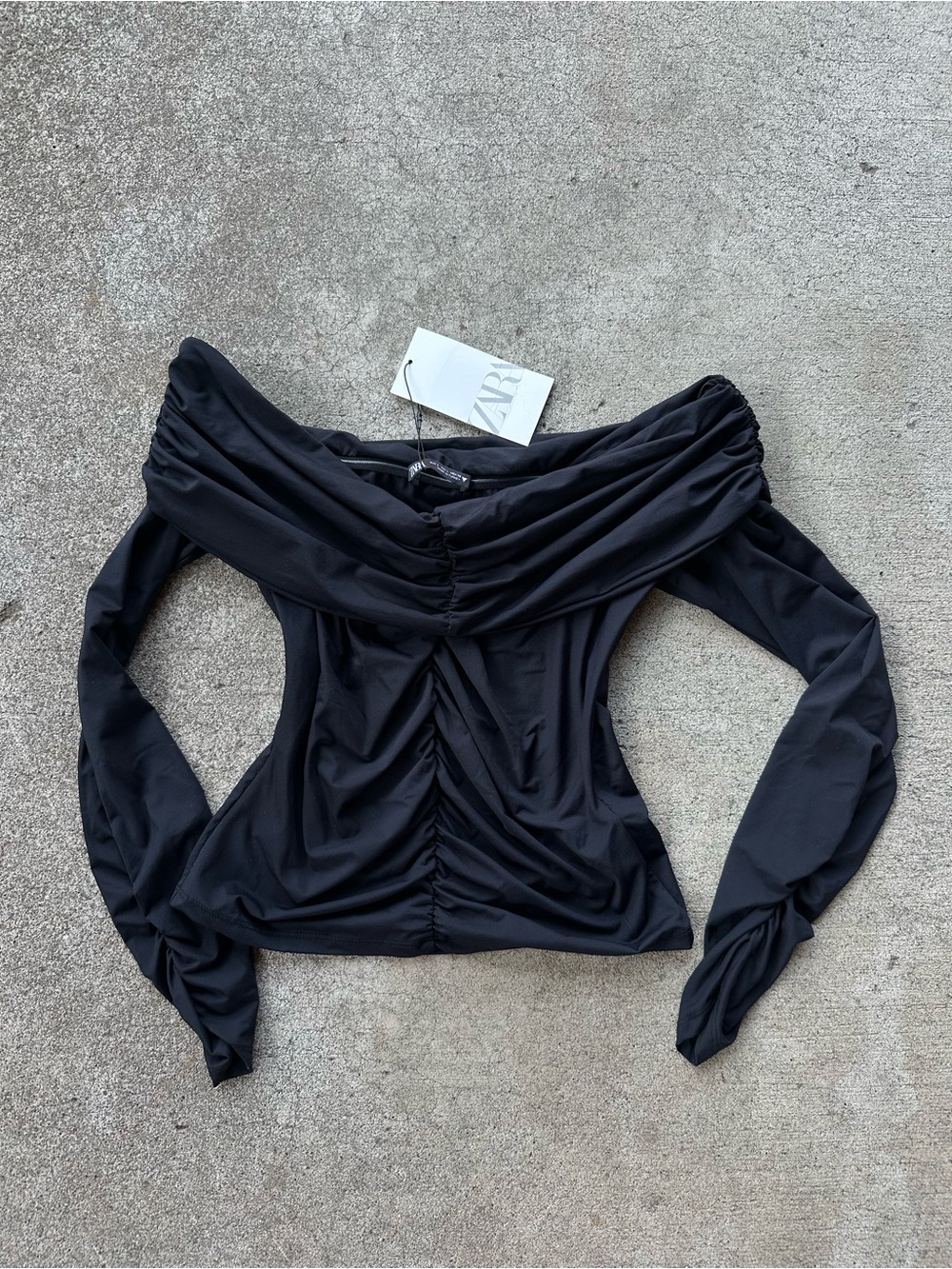 Zara Black Off-Shoulder Ruched Long Sleeve Crop Top